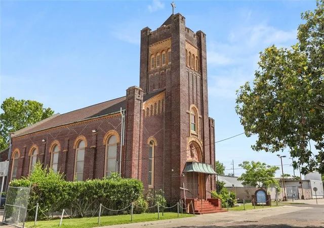 2nd image of 912 Cambronne St, New Orleans, LA 70118 | MLS# 2554950