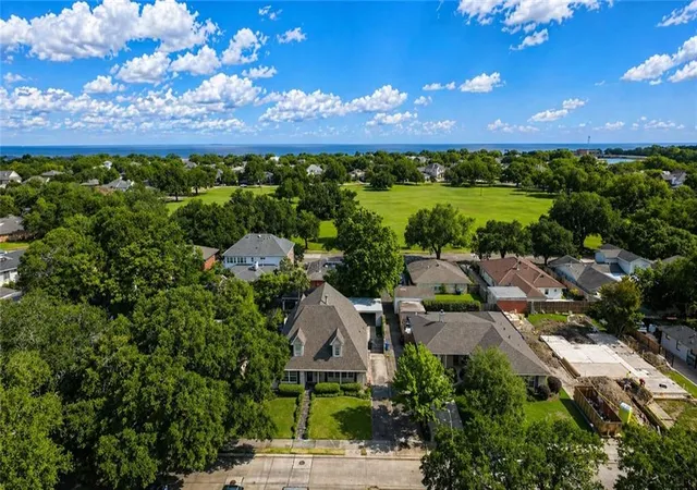 4th image of 765 Emerald St, New Orleans, LA 70124 | MLS# 2554900