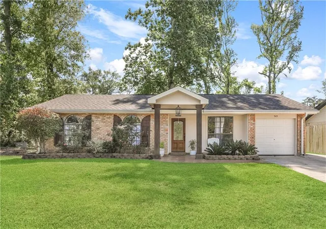 1st image of 545 Hutchinson St, Mandeville, LA 70448 | MLS# 2554902