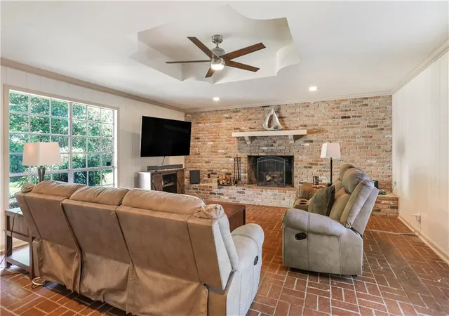 2nd image of 545 Hutchinson St, Mandeville, LA 70448 | MLS# 2554902