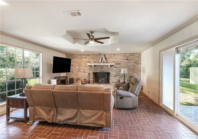 3rd image of 545 Hutchinson St, Mandeville, LA 70448 | MLS# 2554902
