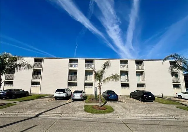 Homes for sale in Metairie, LA | 2330 Edenborn Ave #116, Metairie, LA 70001 | MLS# 2554505