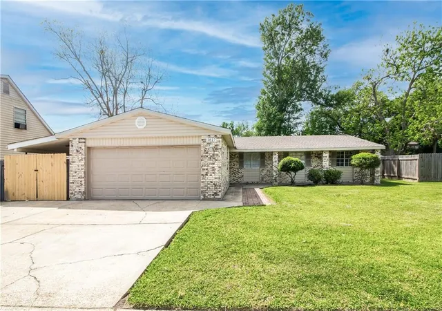 Homes for sale in La Place, LA | 1817 Madewood Rd, La Place, LA 70068 | MLS# 2555061
