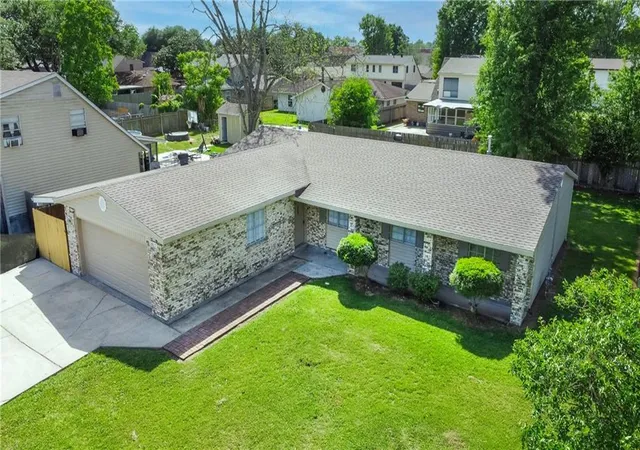 Homes for sale in La Place, LA | 1817 Madewood Rd, La Place, LA 70068 | MLS# 2555061