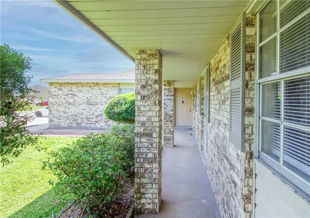 Homes for sale in La Place, LA | 1817 Madewood Rd, La Place, LA 70068 | MLS# 2555061