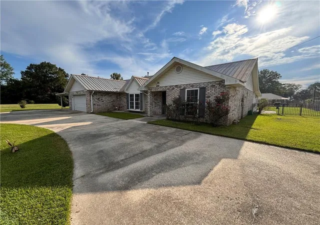 2nd image of 48087, 48091 Galafora Rd, Tickfaw, LA 70466 | MLS# 2555167