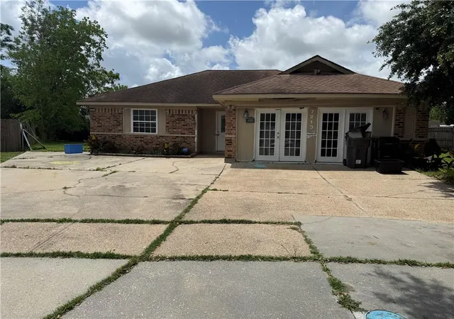 Homes for sale in New Orleans, LA | 7210 Voyageur Dr, New Orleans, LA 70129 | MLS# 2555003