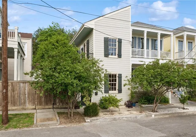2nd image of 535 Third St, New Orleans, LA 70130 | MLS# 2552903