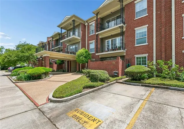 Photo 1 of Condo for sale at 500 Rue Saint Ann #125, Metairie, LA 70005 | MLS# 2555386 | Listing updated on 2026-06-30