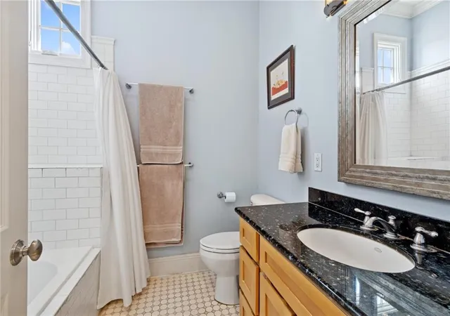 2nd image of 838 Washington Ave, New Orleans, LA 70130