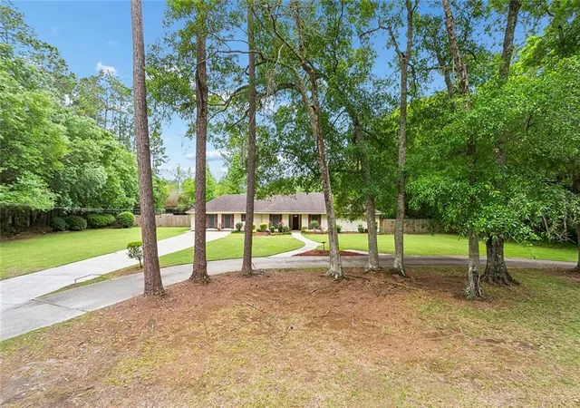 Homes for sale in Slidell, LA | 232 Chateau Dr, Slidell, LA 70460 | MLS# 2554901