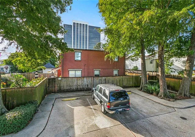 Homes for sale in New Orleans, LA | 6012 Bellaire Drive, New Orleans, LA 70124 | Houzeo