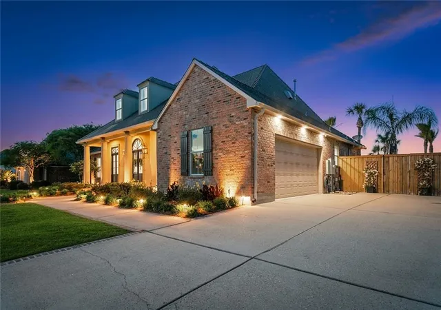 Photo 4 of Single family home for sale at 1481 Lakeshore Blvd, Slidell, LA 70461 | MLS# 2555514 | Listing updated on 2026-07-10