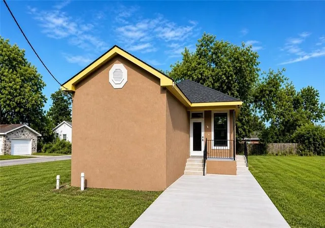 1st image of 1337 Charbonnet St, New Orleans, LA 70117 | MLS# 2555619