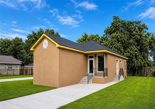 2nd image of 1337 Charbonnet St, New Orleans, LA 70117 | MLS# 2555619