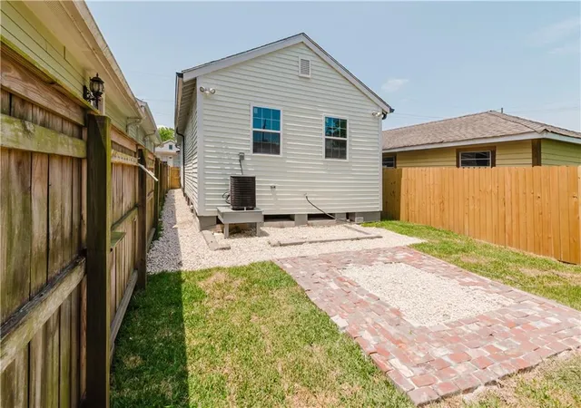 33rd image of 625 Forstall St, New Orleans, LA 70117 | MLS# 2555633