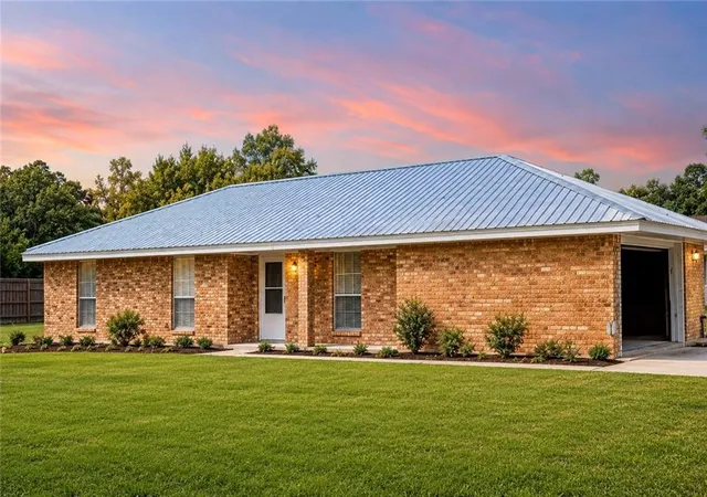 Photo 2 of Single family home for sale at 132 Alida St, Hammond, LA 70403 | MLS# 2555548 | Listing updated on 2026-08-02
