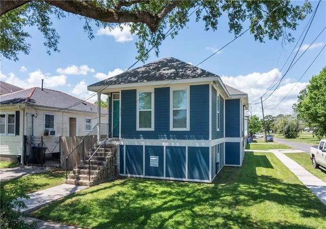 Homes for sale in New Orleans, LA | 6438 40 Franklin Ave, New Orleans, LA 70122 | MLS# 2555010