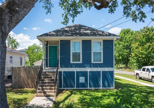 Homes for sale in New Orleans, LA | 6438 40 Franklin Ave, New Orleans, LA 70122 | MLS# 2555010