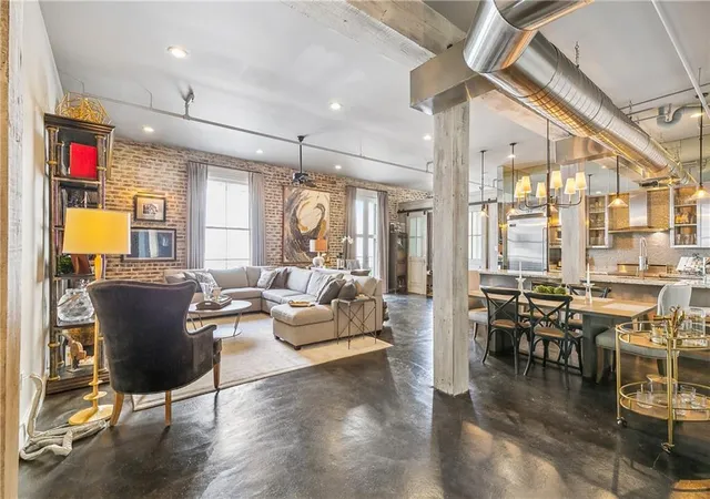 4th image of 900 S Peters St, New Orleans, LA 70130