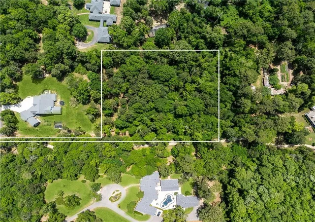 1st image of 0 Live Oak St, Mandeville, LA 70448 | MLS# 2555582