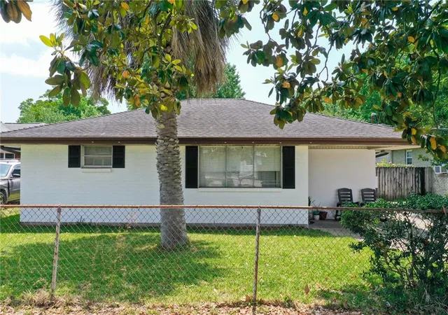 Homes for sale in Metairie, LA | 4542 Ligustrum St, Metairie, LA 70001 | MLS# 2555632