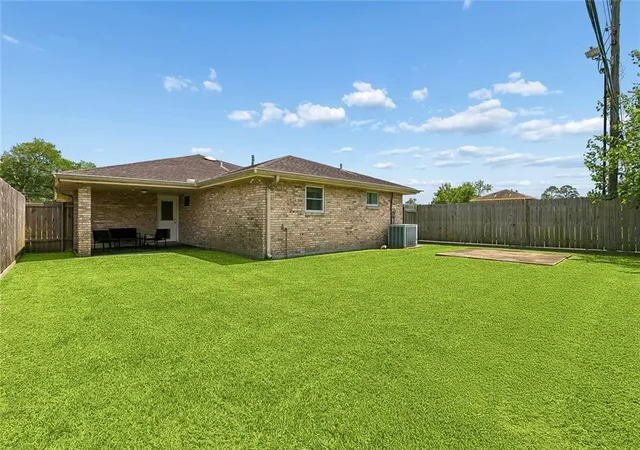 11th image of 2108 Charles Dr, Chalmette, LA 70043 | MLS# 2555841