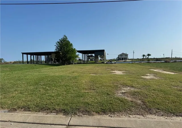 Homes for sale in Belle Chasse, LA | 113 Swallow Ln, Belle Chasse, LA 70037 | MLS# 2555862