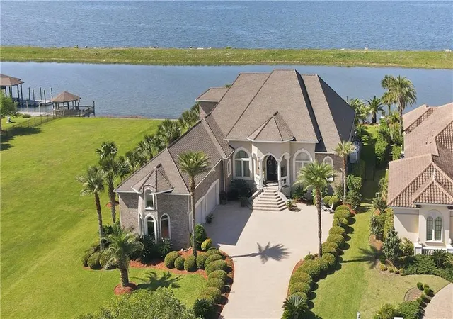 Photo 1 of Mansion for sale at 1036 Lakeshore Blvd, Slidell, LA 70461 | MLS# 2555232 | Listing updated on 2026-05-20