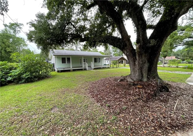 2nd image of 314 West Beach Pkwy, Mandeville, LA 70448 | MLS# 2556007