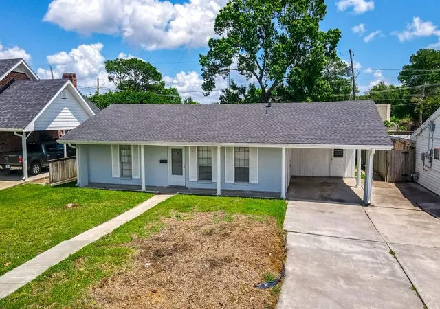Homes for sale in Gretna, LA | 224 Willow Dr, Gretna, LA 70053 | MLS# 2554848
