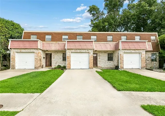 Photo 1 of Multi family home for sale at 3707 11 Stefano St, Metairie, LA 70002 | MLS# 2555542 | Listing updated on 2026-05-14