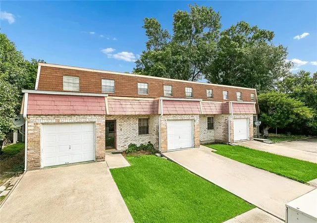 Photo 2 of Multi family home for sale at 3707 11 Stefano St, Metairie, LA 70002 | MLS# 2555542 | Listing updated on 2026-05-14