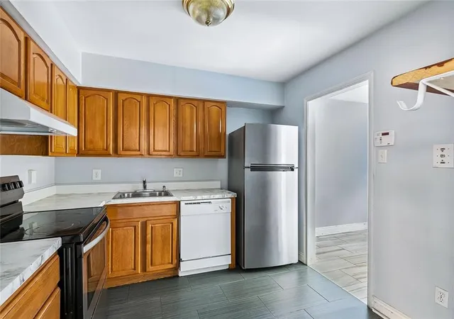 Listing Photo 5 - Condo for sale in building located at 3707 11 Stefano St, Metairie, LA 70002