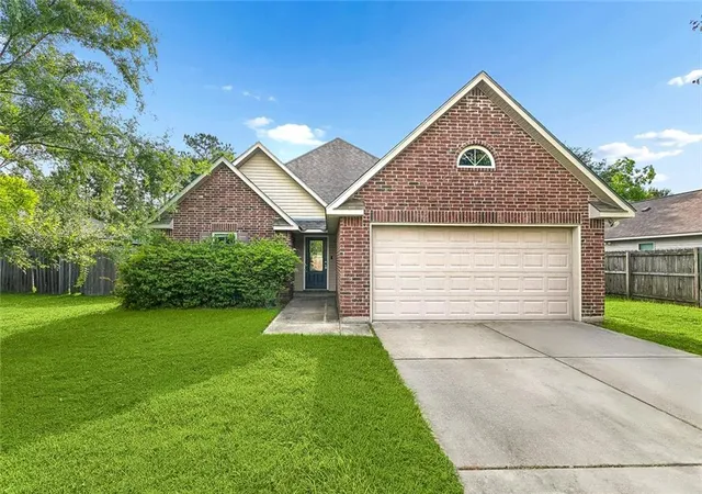 Homes for sale in Ponchatoula, LA | 41853 Snowball Cir, Ponchatoula, LA 70454 | MLS# 2556046