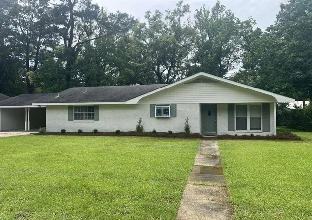 Homes for sale in Hammond, LA | 109 Alida St, Hammond, LA 70403 | MLS# 2556058
