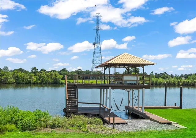 Homes for sale in Belle Chasse, LA | 101 Field St, Belle Chasse, LA 70037 | MLS# 2556068