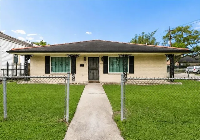 Photo 2 of Single family home for sale at 3434 Bruxelles St, New Orleans, LA 70122 | MLS# 2556027 | Listing updated on 2026-08-29