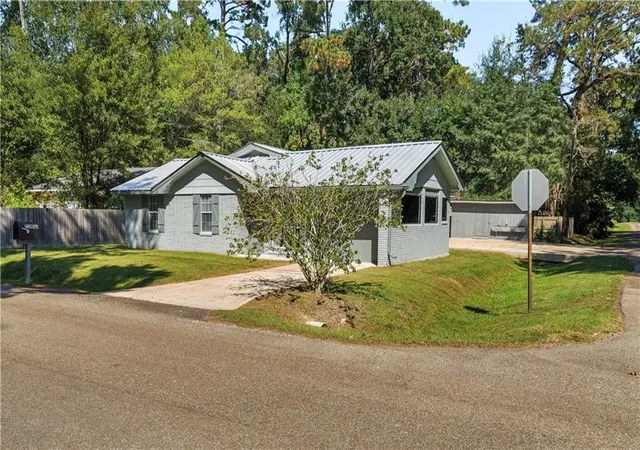 1st image of 71498 N Harrison St, Covington, LA 70433 | MLS# 2555975