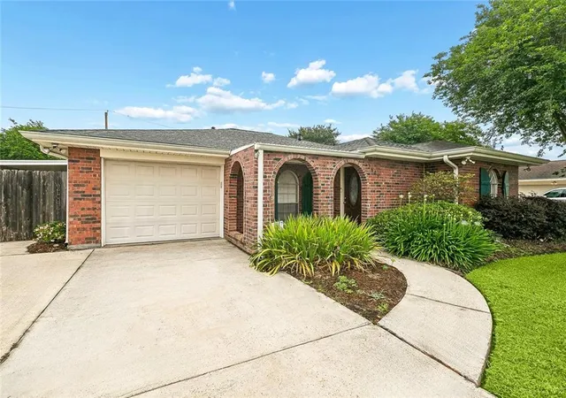 Homes for sale in Harvey, LA | 2649 Vulcan St, Harvey, LA 70058 | MLS# 2556169