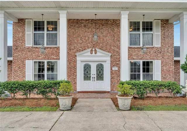 Homes for sale in Luling, LA | 6 W Levert Dr, Luling, LA 70070 | MLS# 2554936