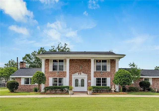 Homes for sale in Luling, LA | 6 W Levert Dr, Luling, LA 70070 | MLS# 2554936