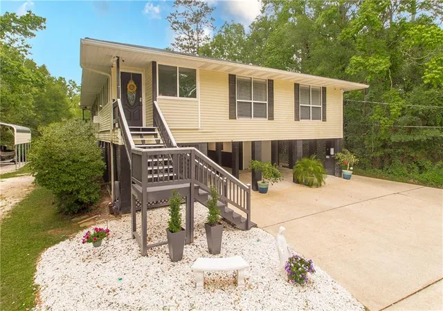 1st image of 18123 Monga Dr, Covington, LA 70433 | MLS# 2555701
