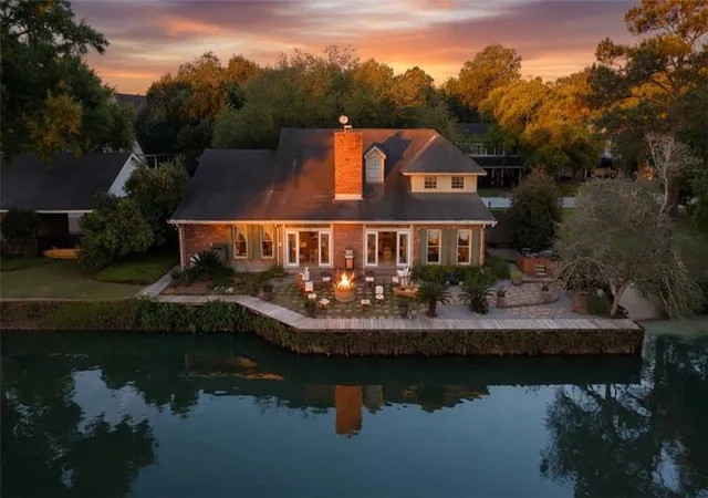 1st image of 6 Mary Ridge Ct, River Ridge, LA 70123 | MLS# 2555511