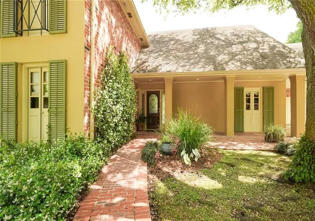 Photo 3 of Single family home for sale at 6 Mary Ridge Ct, River Ridge, LA 70123 | MLS# 2555511 | Listing updated on 2026-08-04