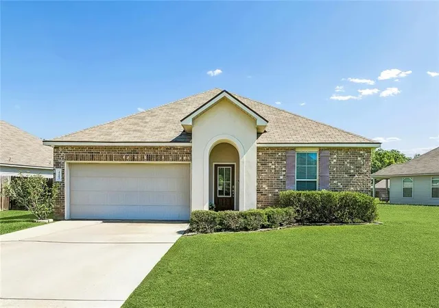 Homes for sale in Robert, LA | 47595 Cathy Ln, Robert, LA 70455 | MLS# 2556115