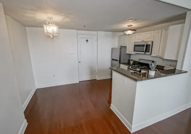 5th image of 1205 St Charles Ave #903, New Orleans, LA 70130 | MLS# 2556247