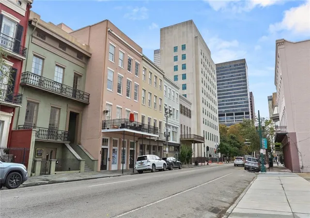 4th image of 717 Camp St, New Orleans, LA 70130 | MLS# 2556281