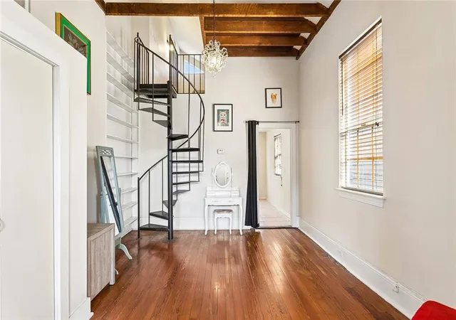 4th image of 2527 Laurel St, New Orleans, LA 70130