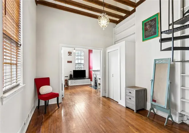 5th image of 2527 Laurel St, New Orleans, LA 70130